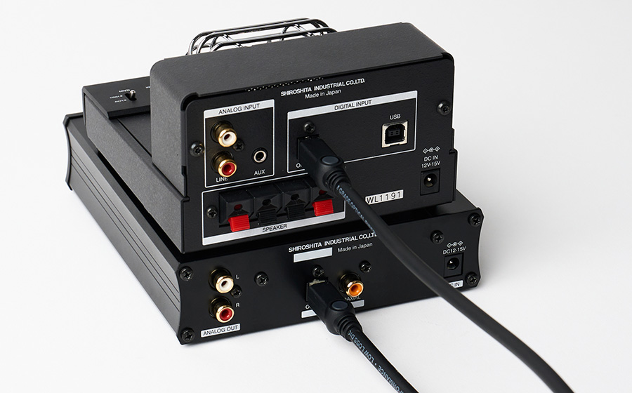 城下工業SOUND WARRIOR SWD-CP1 コンパクト据え置きCDプレーヤー日本製 限定生産品とハイブリッド真空管アンプSWL-T01の光(optical/opt)での接続