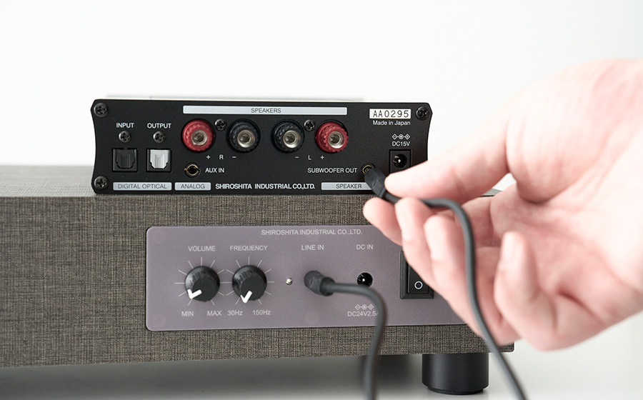 城下工業 SOUND WARRIOR サウンドウォーリア 薄型サブウーファー SW-W1、テレビ用アンプSWD-TV1 接続